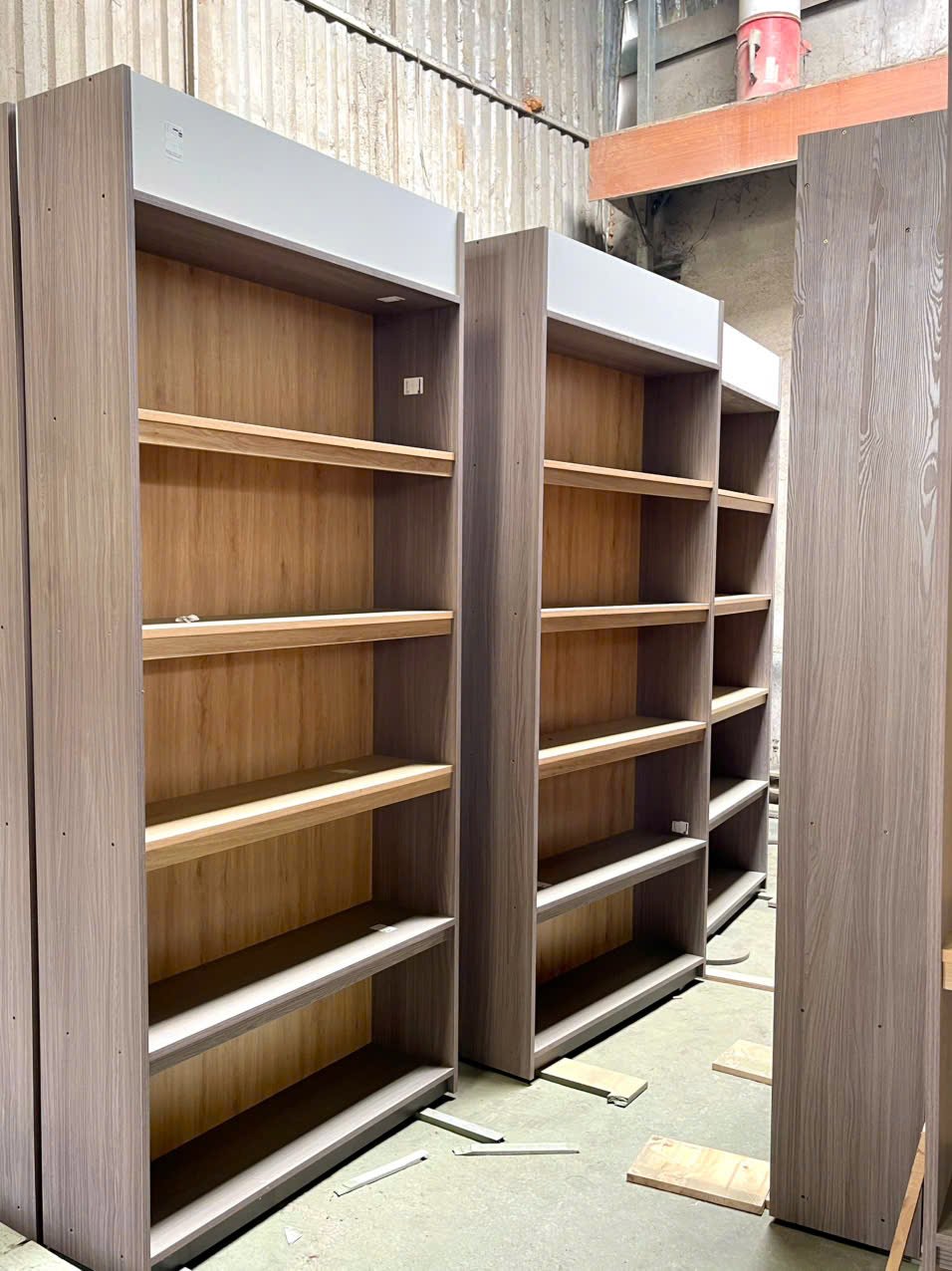 XƯỞNG GIA CÔNG NỘI THẤT KỆ TRƯNG BÀY GỖ THEO YÊU CẦU – GIA TRƯỜNG AN - Gia Trường An