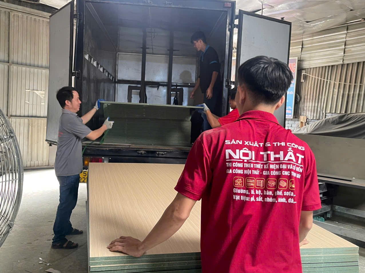 3 MẪU BÀN LÀM VIỆC KHUNG CHÂN SẮT ĐẶT GIA CÔNG THEO THIẾT KẾ RIÊNG THÌ CÓ THỂ ĐẶT SẢN XUẤT Ở ĐÂU? - Gia Trường An