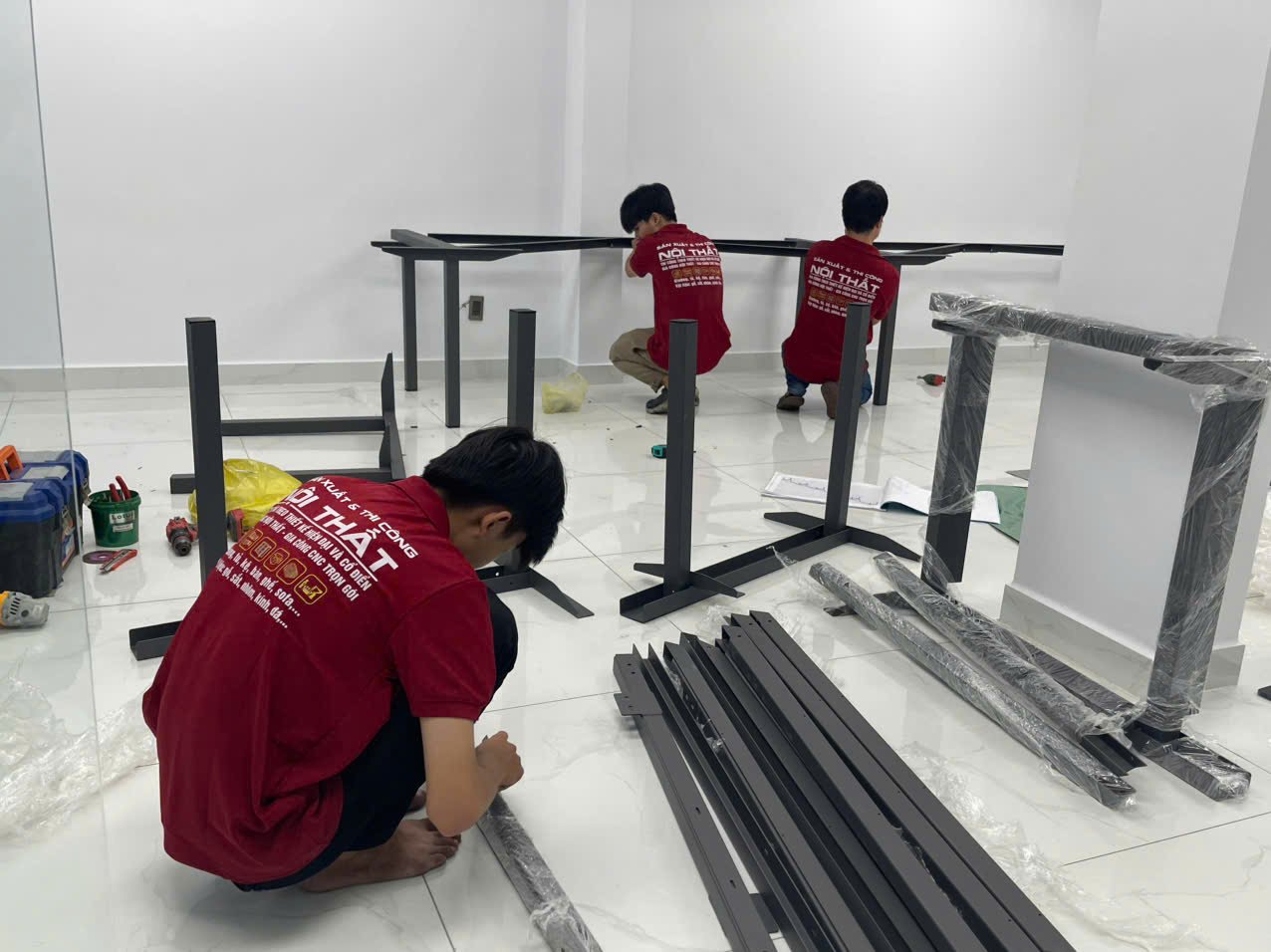 5 MẪU BÀN LÀM VIỆC KHUNG CHÂN SẮT ĐẶT GIA CÔNG THEO THIẾT KẾ RIÊNG THÌ CÓ THỂ ĐẶT SẢN XUẤT Ở ĐÂU? - Gia Trường An