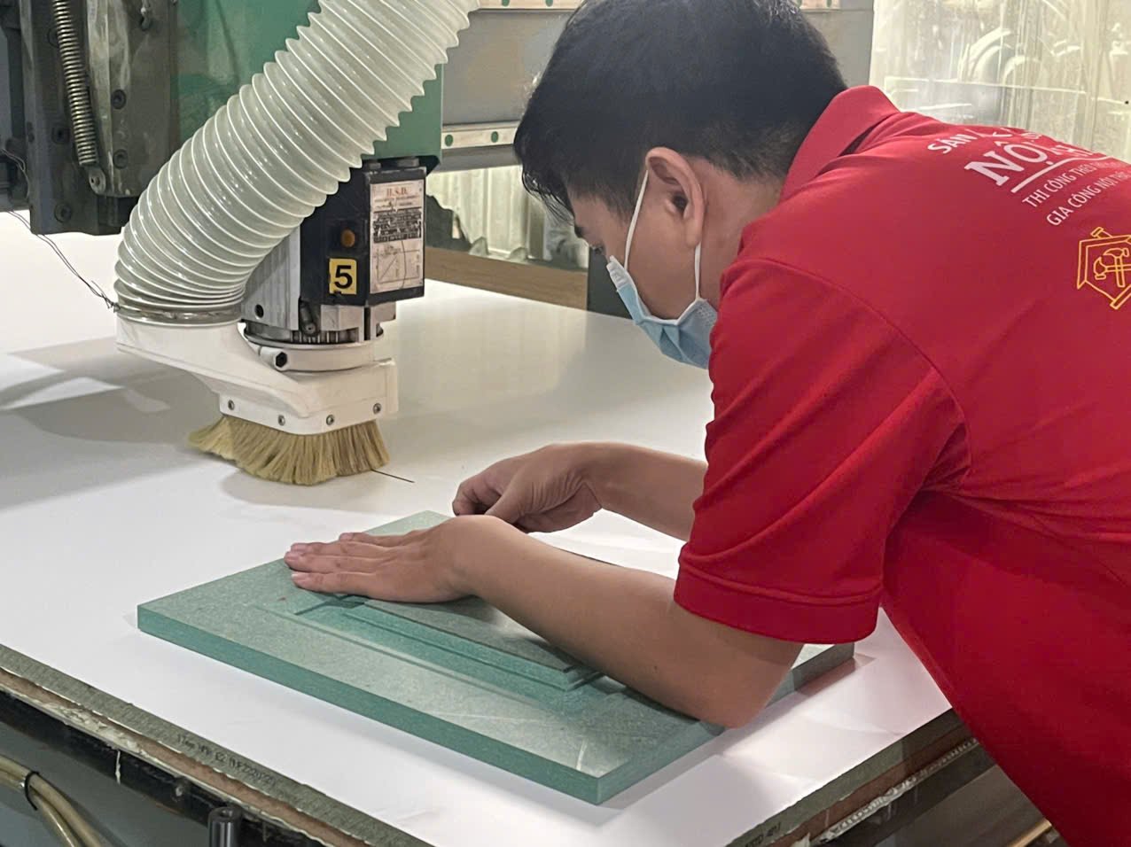 NHÀ MÁY SẢN XUẤT NỘI THẤT VĂN PHÒNG TUỲ CHỈNH THEO THIẾT KẾ RIÊNG – GIẢI PHÁP TỐI ƯU CHO DOANH NGHIỆP HIỆN ĐẠI - Gia Trường An