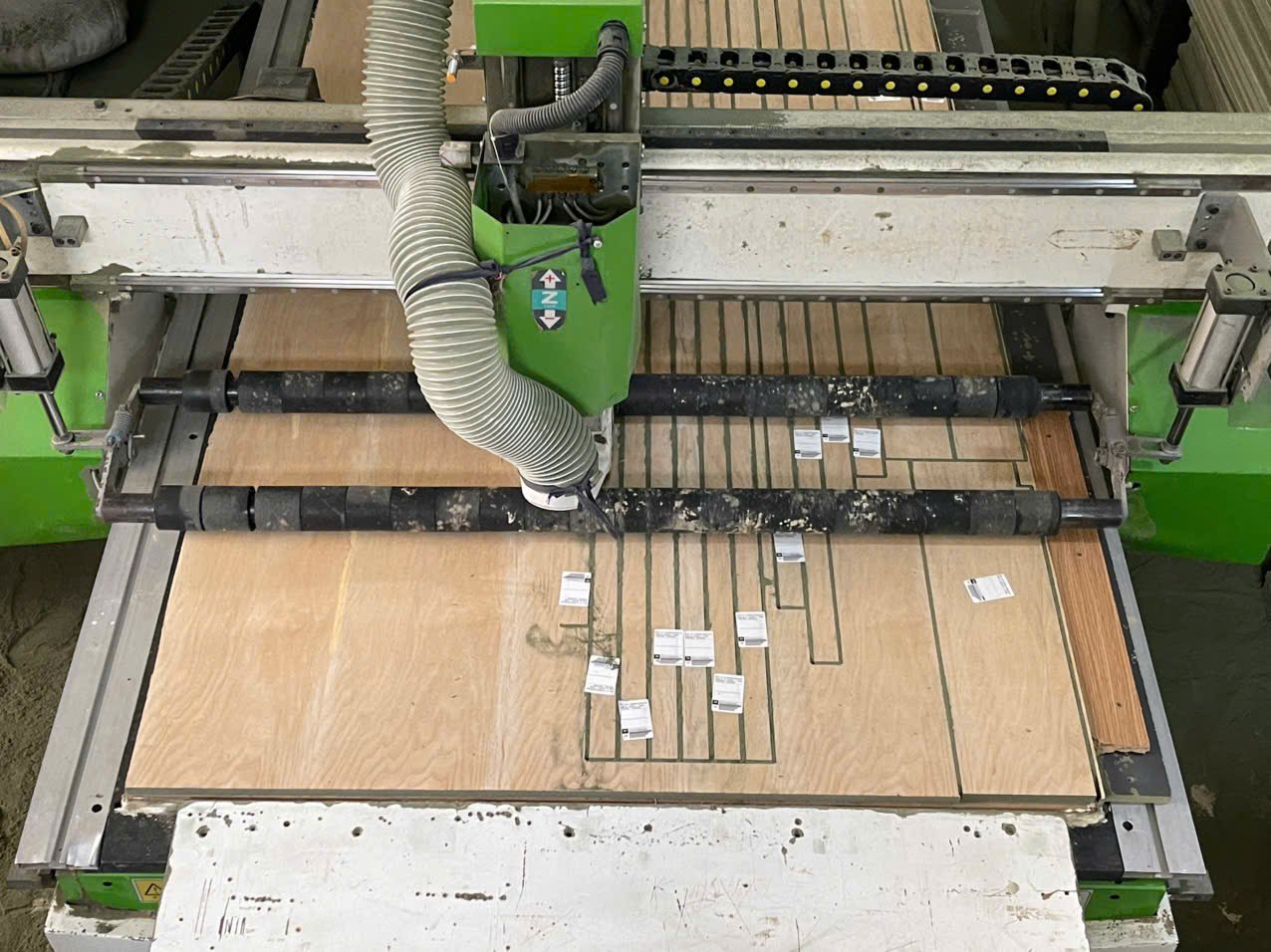 XƯỞNG GIA CÔNG GỖ CÔNG NGHIỆP THEO YÊU CẦU LÀ GÌ? - Gia Trường An