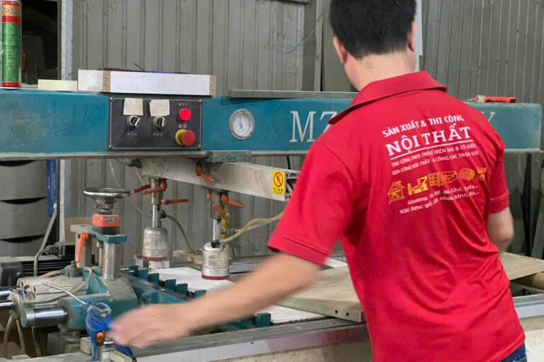 XƯỞNG GIA CÔNG GỖ CÔNG NGHIỆP THEO YÊU CẦU LÀ GÌ? - Gia Trường An